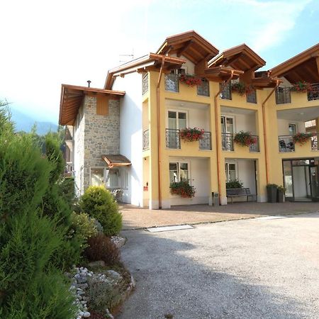 Hotel Garni Sottobosco Dimaro Exterior foto